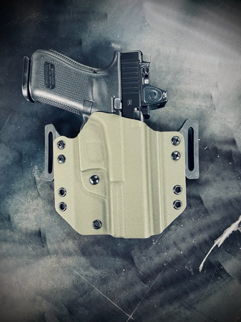 Glock Outside the Waistband Holster