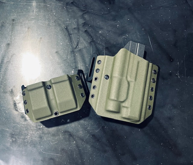 Glock - light Bearing - OWB Holster + Double Magazine Carrier